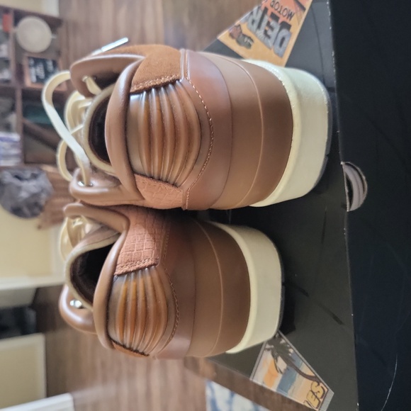 Jordan 2 x Two 18 Low - Picture 3 of 5